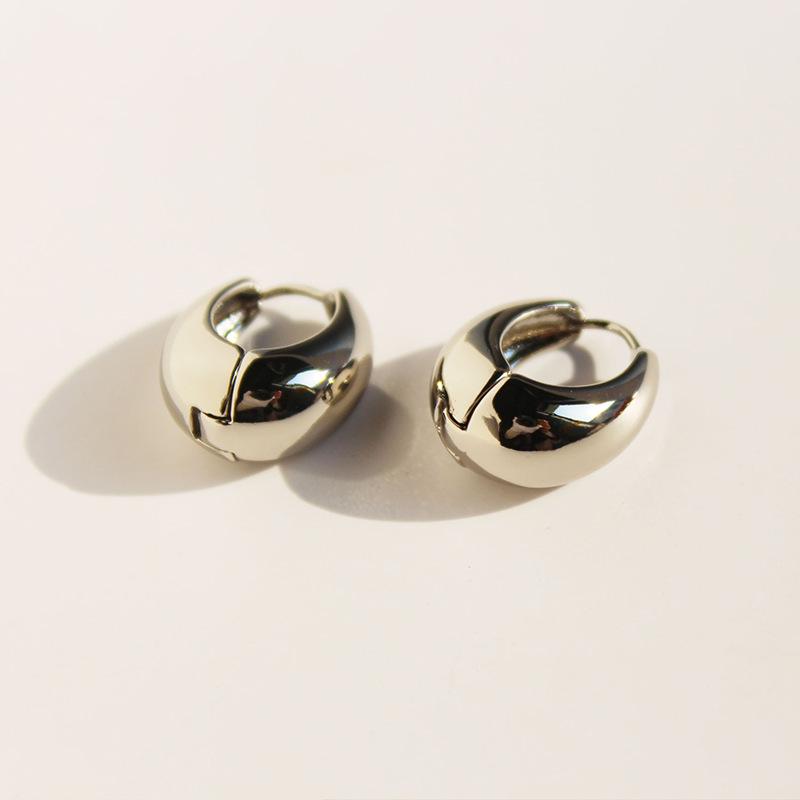 

Gold-Plated Brass Glossy Water Drop Hoop Earrings - Blogger Favorite Style платиновый