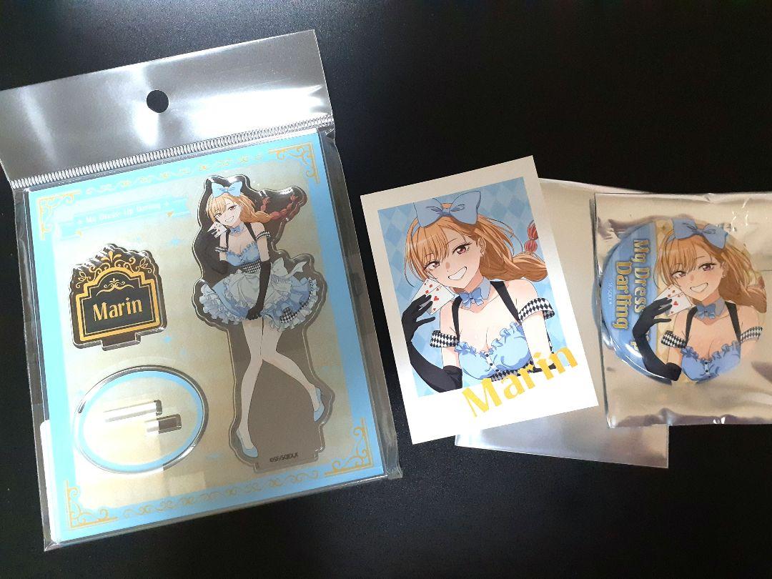 

[Б/У] Эта кукла-одевалка влюбляется - 3 товара из коллаборации с Donki