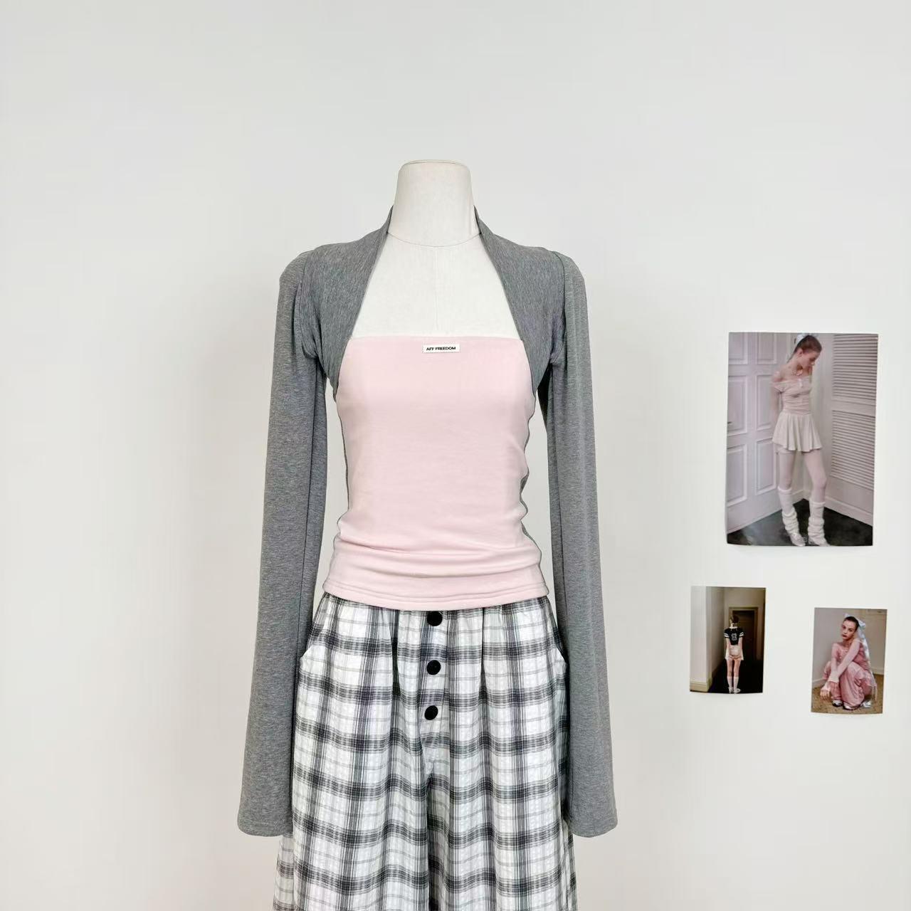 

Korean Color Block Cropped Strapless Vest with Long Sleeves – Relaxed Fit, Five Colors Medium