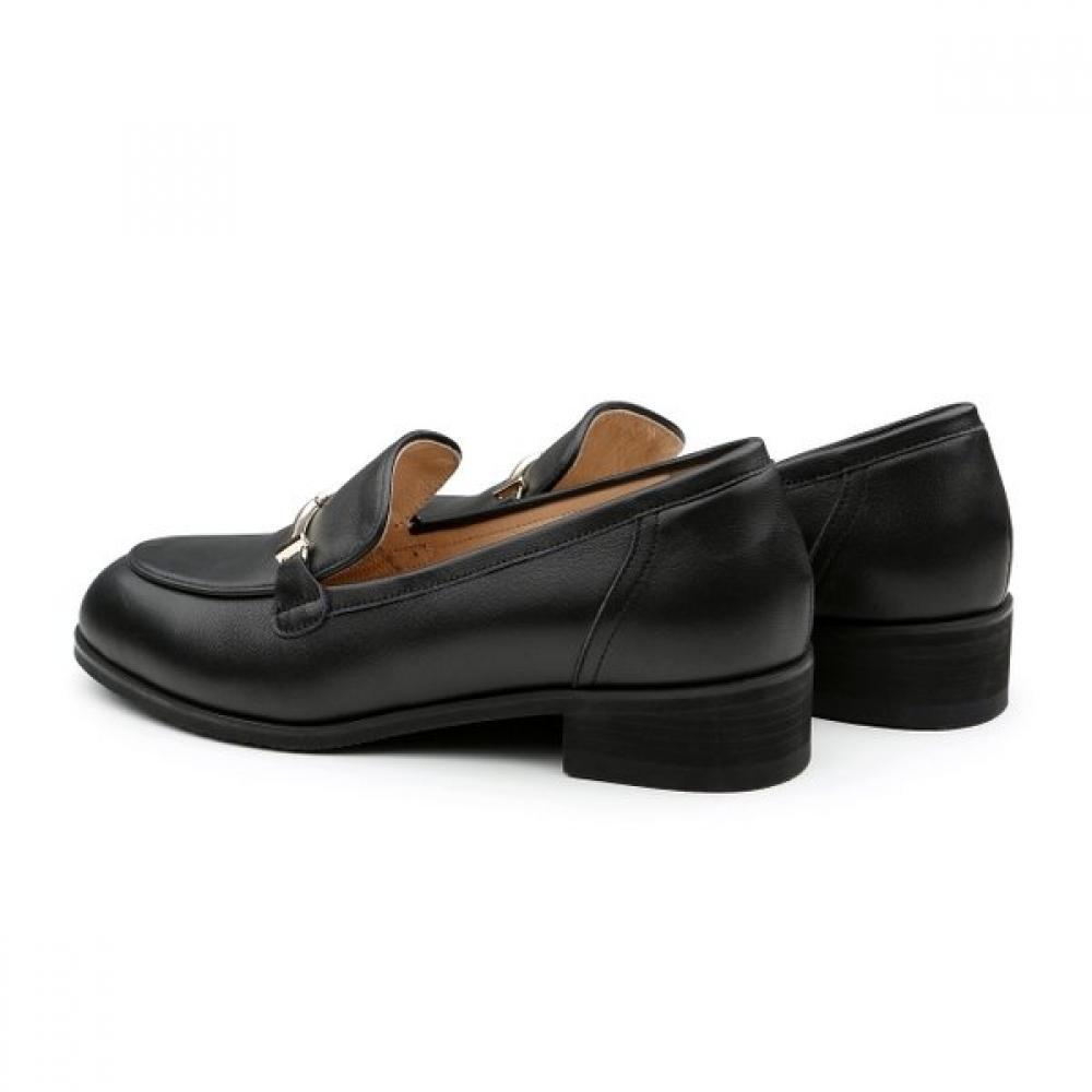 Kumkang Women Simple Metal Point Loafer Renpuc6228g1