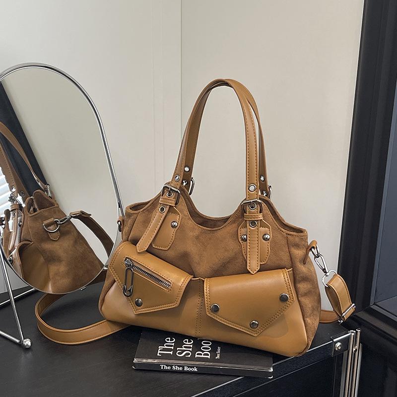 Exquisite Women's Fashion Versatile Shoulder Crossbody Bag - High-End Casual Commuter for Autumn/Winter 2025