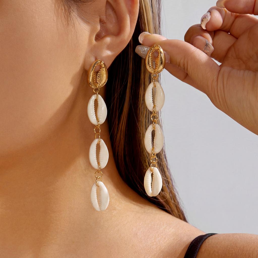 Bohemia Long Cowrie Shell Drop Earrings for Women Exquisite Seashell Linear Dangle Earrings Summer Beach Vacation Jewelry Gift