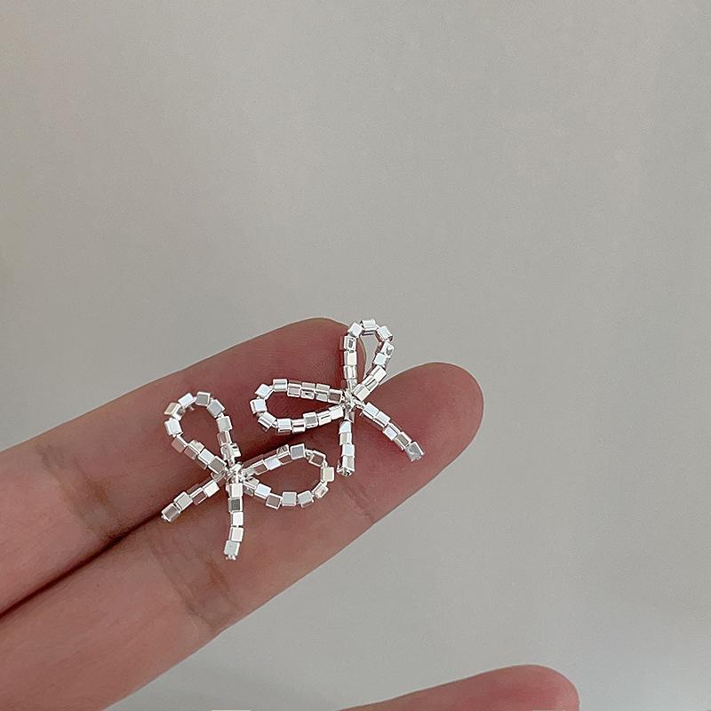 Sparkling Metal Bow Earrings Women'S Niche Design Personality Simple Temperament Versatile Fashion Earrings