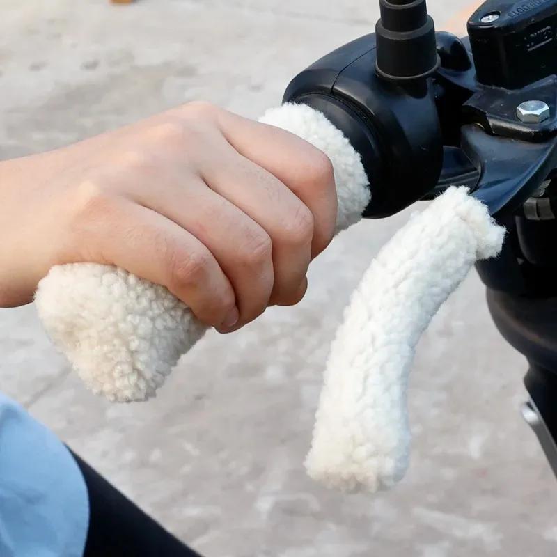 Simulierter Plüsch-Griffhandschuh, Motorrad-Griffabdeckung für den Winter, dicke, warme Griffhandschuhe, Abdeckungen, universeller Handwärmer für Roller