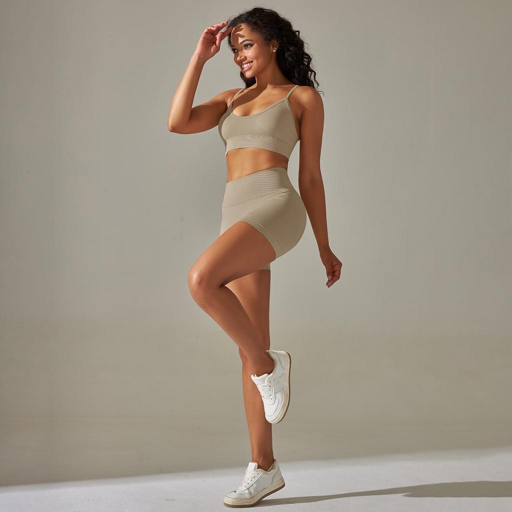 Seamless Solid Color High Elasticity Tight Peach Back Sports Underwear Yoga Dress Three Part Shorts Set For Women