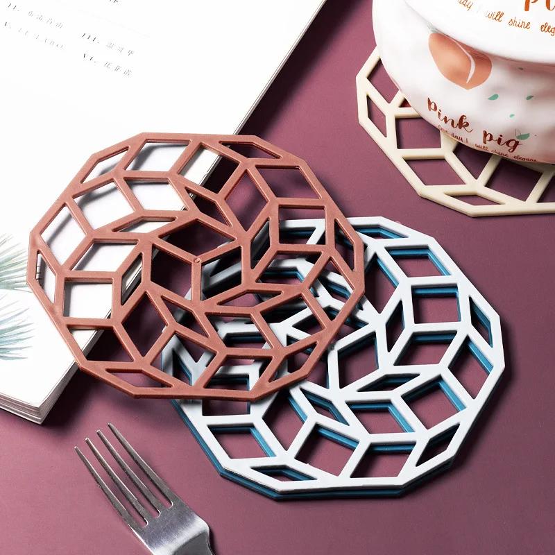 Simple Style Hollow Silicone Coasters Irregular Shape Heat Insulation Waterproof Anti-scald Mat Table Decoration and Accessories
