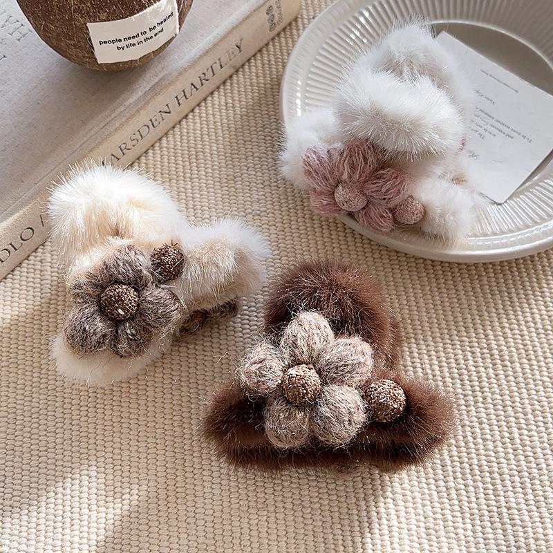 Plush Flower Grab Clip Female Shark Clip Hairpin 2026 New Back Head Coil Hair Clip Hair Accessories