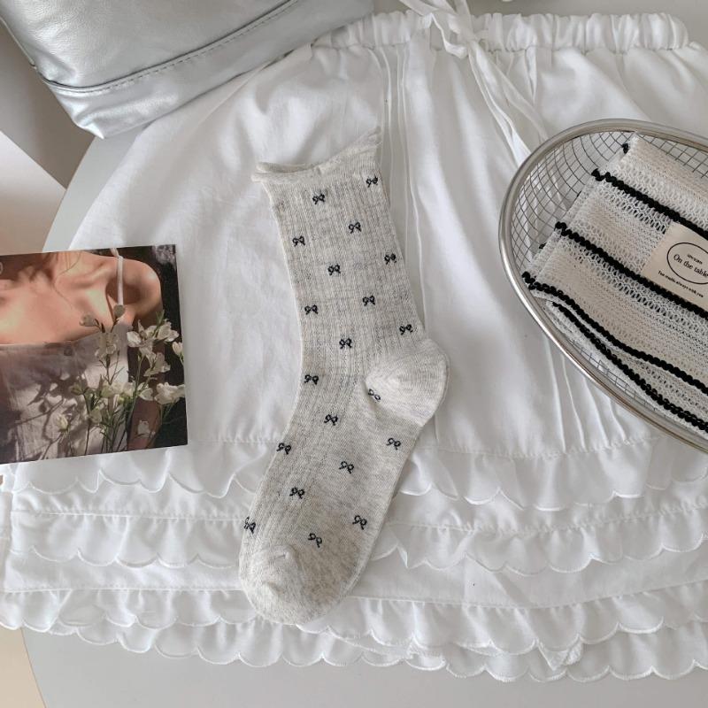 Female Spring and Autumn Thin Fashion New Style Bow Roll Edge In The Tube Stack Socks