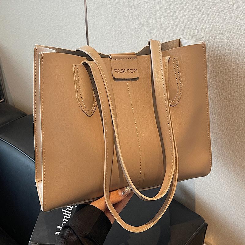 

Ретро Текстура Зима Новая Корейская Версия Сумка-тоут Студенческая Простая Модная Портативная Большая Вместимость Одно Плечо Подмышечная Сумка для Женщин