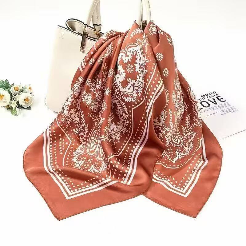 Foulard Quadrato in Seta Stampa Moda Lusso 70*70Cm Fascia Morbida in Raso per Capelli Foulard Cravatta Fascia per Capelli Femminile Foulard Nastro per Borsa