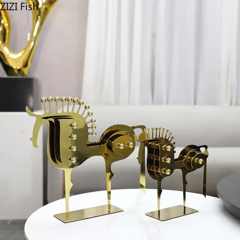 Abstract Golden Horse Metal Animal Sculpture Desk Decoration Ornaments Modern Crafts Creative Animal Statue Room Aesthetic Decor