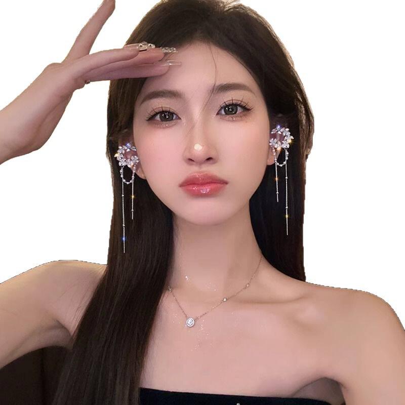 Elegant Zircon Crescent Moon Pearl Tassel Ear Clip - Chic & Versatile Niche Fashion Earring