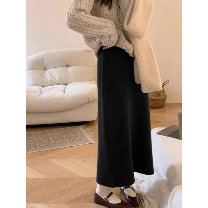 Women's Mid-Length White Cashmere Pencil Skirt with High Waist and Raccoon Fur Knit for Autumn and Winter