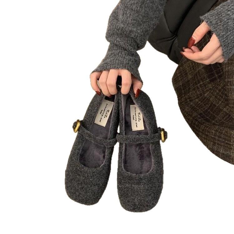 Cute Evening Doudou Shoes Women's 2025 New Autumn and Winter Temperament Fairy Commuting One-word Buckle Soft-soled Shallow Mouth Single Shoes