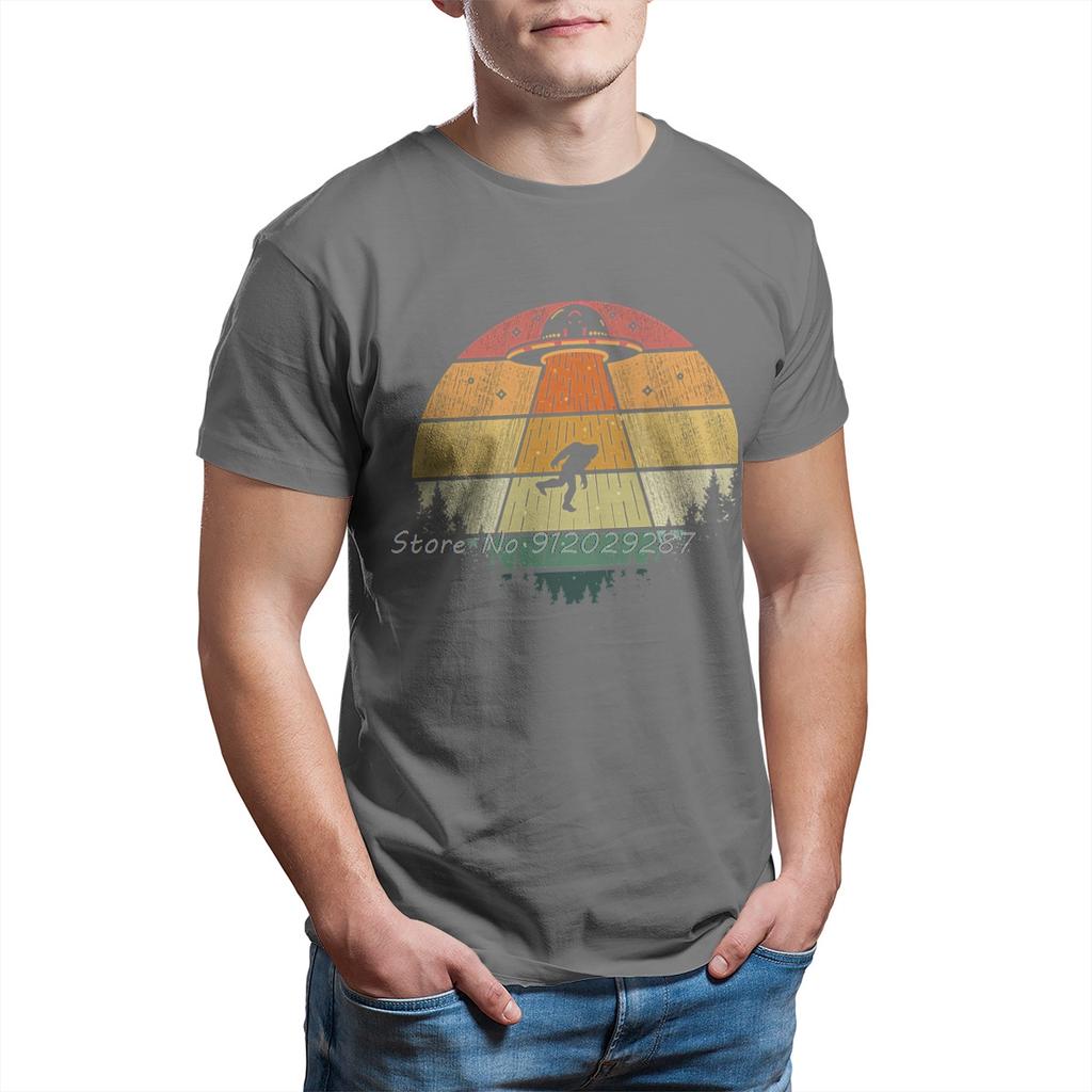 Retro Bigfoot Ufo Entführung Sasquatch Alien Geburtstagsgeschenk T-Shirt Herren T-Shirt Sommer Baumwoll-T-Shirt Tees Streetwear Harajuku