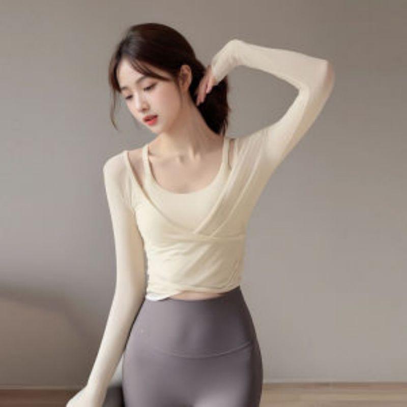 Women's Exquisite Long-Sleeve Yoga T-shirt with Built-in Bra