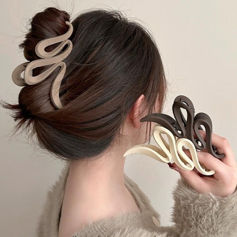 Large Matte Wavy Hair Clip Women Versatile High-end Shark Clip Simple Hair Accessories