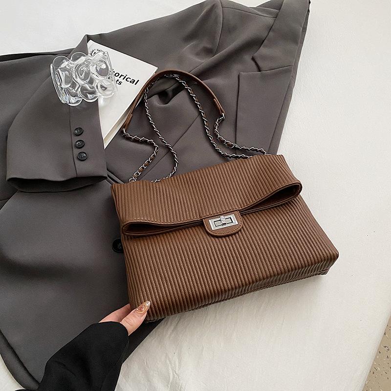 Autumn new fashion pleated messenger bag bag large capacity simple commuter underarm bag chain shoulder bag women