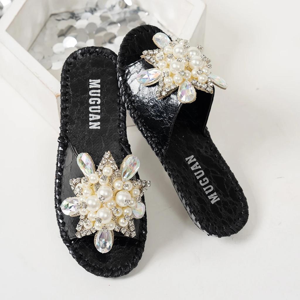 Fashion Gold Crystal Flower Slippers Women Summer Round Toe Shoes Women's Sandals Outdoor Flats Bling Slides Large Size Luxury Flip Flop