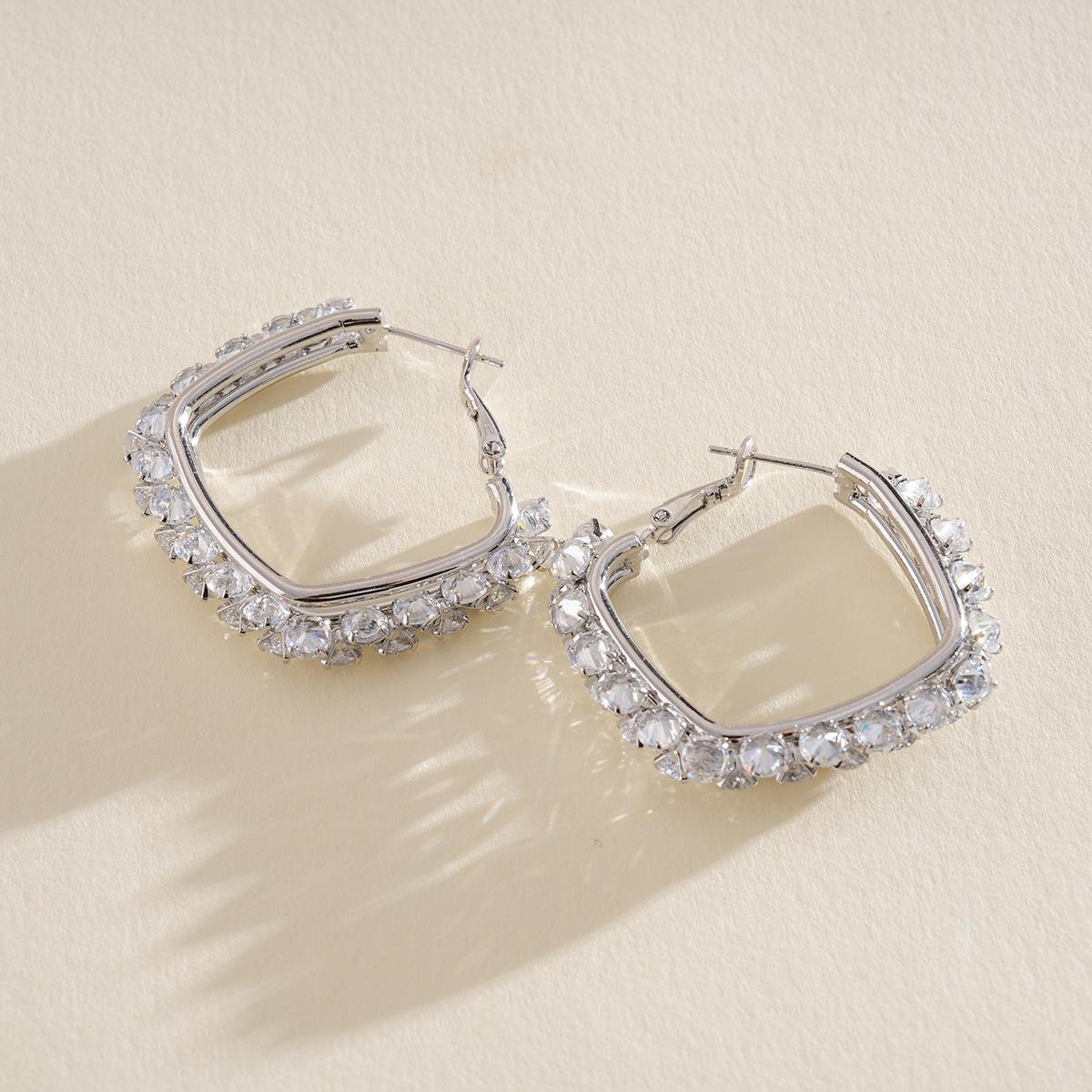 

18K real gold electroplated zircon geometric stud earrings personalized earrings.