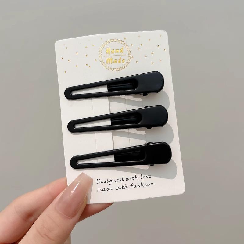 Elegant Black Metal Hair Clip for Women - Forehead, Bangs, Duckbill Style