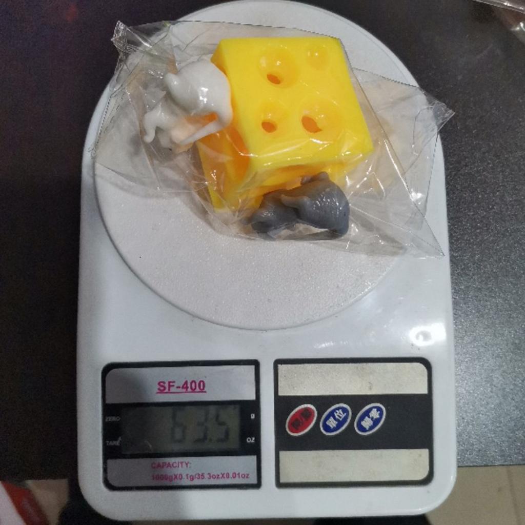 Niedliche Käsemaus, kreatives, kniffliges, gruseliges Musik-Dekompressionsspielzeug