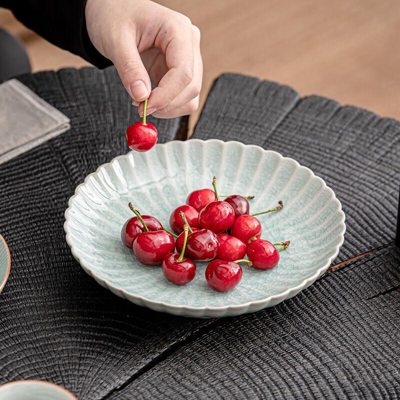 Ru Kiln Ice Flower Glaze Chrysanthemum Teapot Stand
