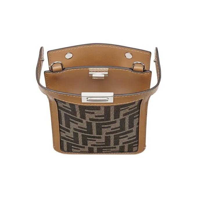 FENDI Peekaboo Twist Lock Clasp with Detachable Shoulder Strap Cotton Phone Case Large Size Men's Style Brown