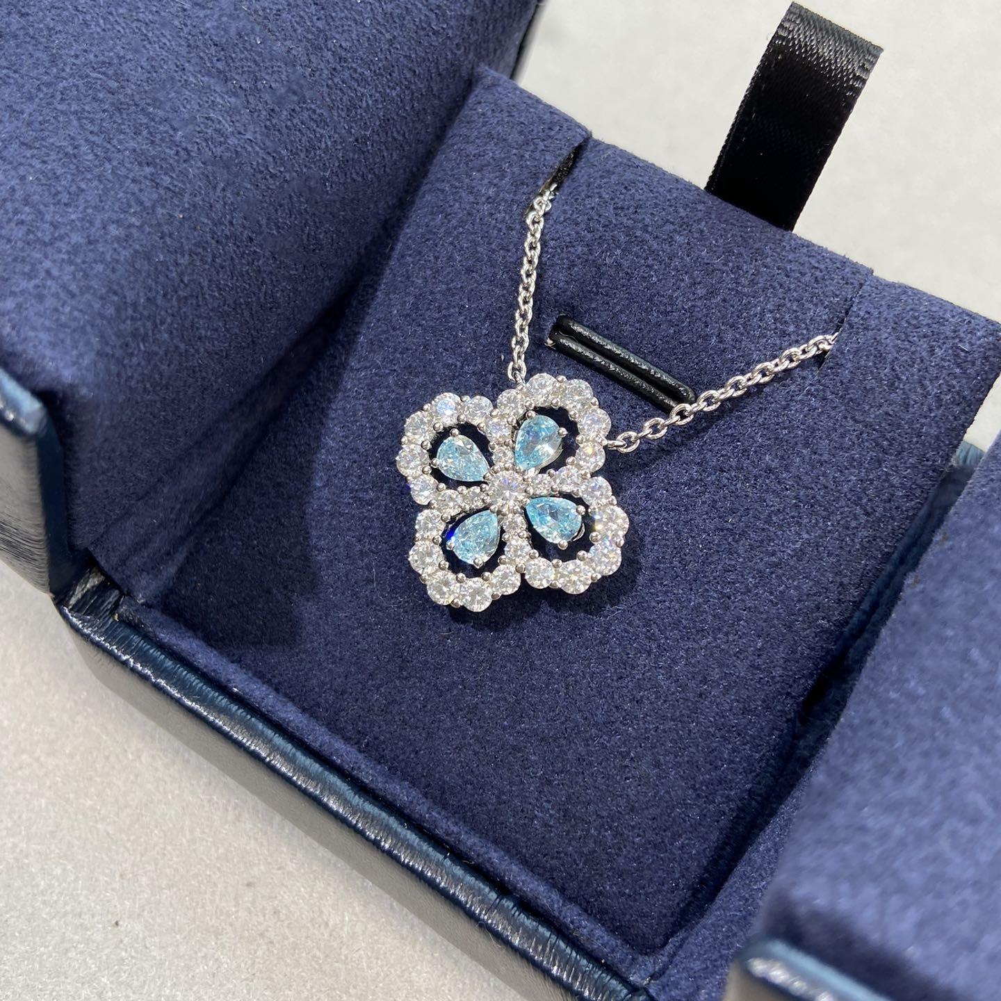 

Four-Leaf Clover Diamond-Inlaid Necklace for Women - Electroplated Pendant Necklace, Anti-Fade Color-Lasting Fashion Accessory