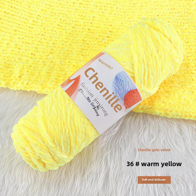 

Вязаный шарф, шапка, тапочки крючком из золотистого бархата синели, набор для самостоятельной работы из кукольной шерсти