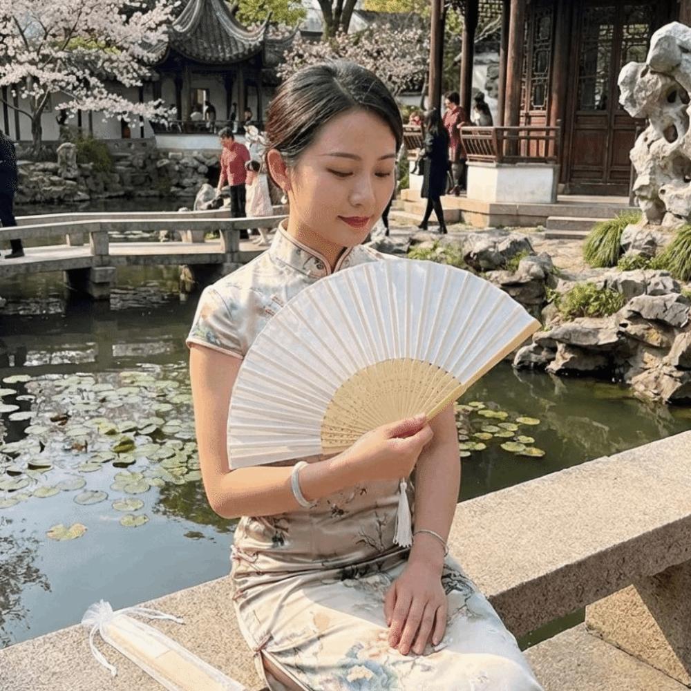Cooling Tool Silk Hand Fan Chinese Style Hand Held Fan Fashionable Bamboo Hand Fan Wedding Favors