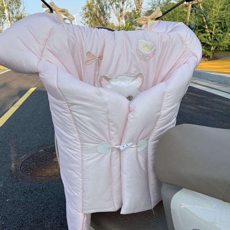Universal Electric Vehicle Windshield Plush Cover: Thickened, Waterproof, Windproof, and Battery Insulated for Winter Plastic