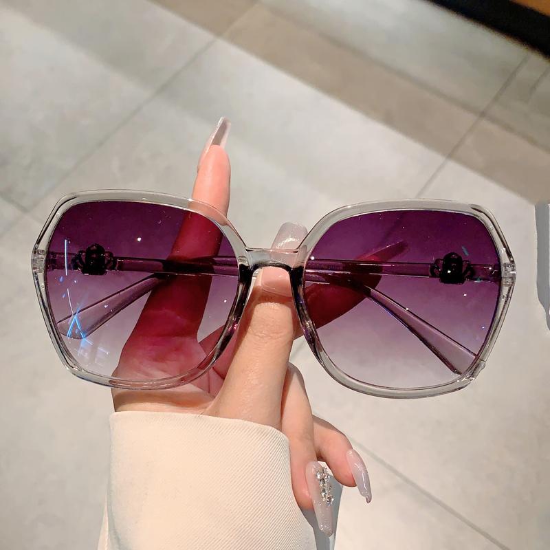 Stylish Design Gradient Shades Fashion Square Women's Sun Glasses Oversize Decoration Sunglasses for Travelling Driving