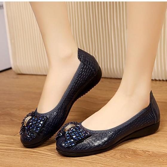 

2025 summer low-heeled bright diamond soft-soled lazy shoes women s bow shallow mouth flat-soled beanie shoes non-slip commuter shoes 41 синий