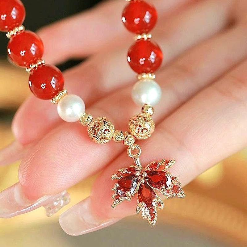 Vintage Red Charm Bead Bracelet for Women Girls Light Luxury Red Maple Leaf Pendant Bracelet Jewelry Accessories Gift