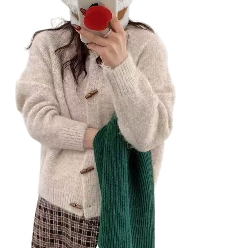 Autumn and winter loose round neck horn buckle knitted cardigan new plush knitted sweater jacket women