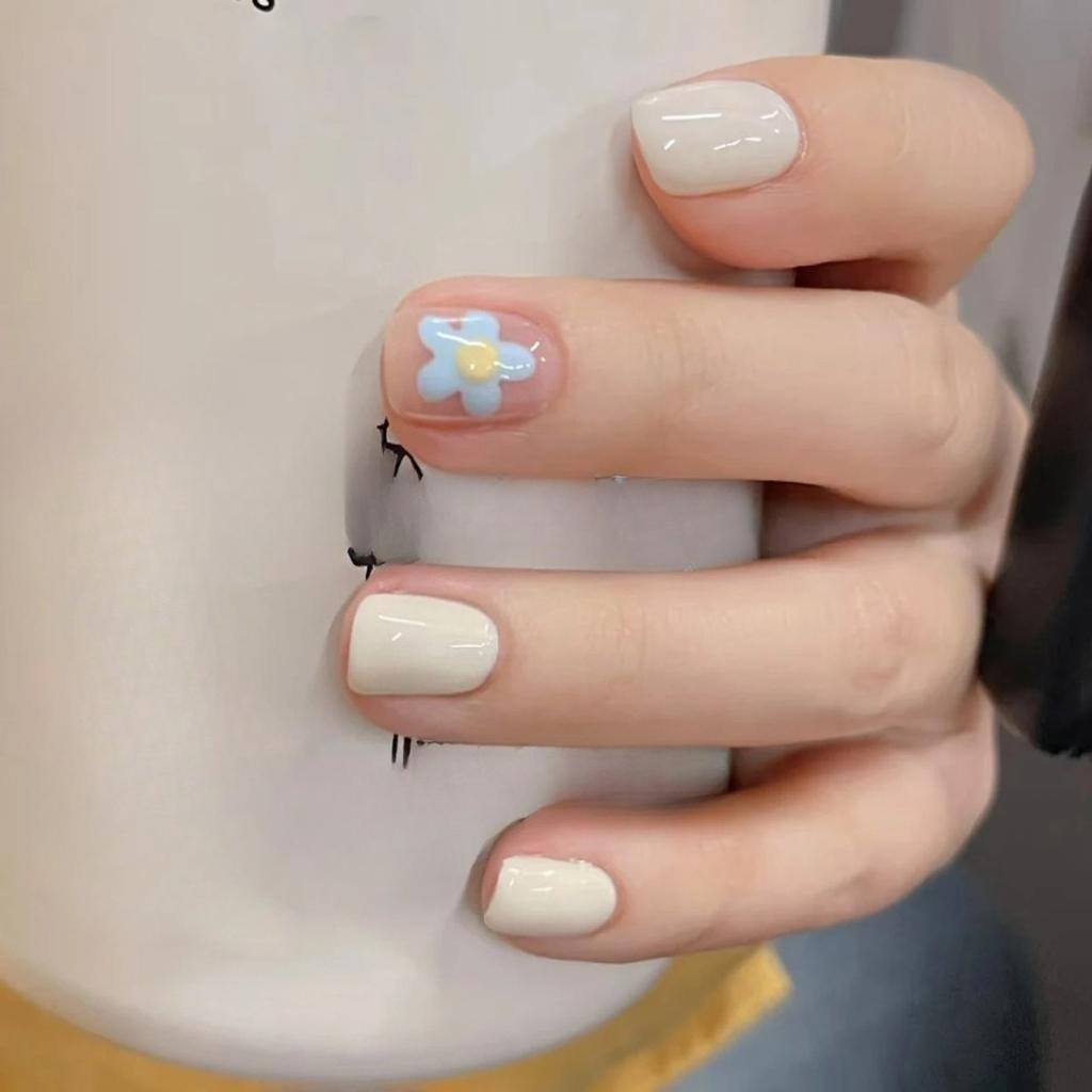 24 Stück Niedliche Girly Kurze Quadratische Falsche Nägel Süße Weiße Französische Nägel Glitzer Stern Strasssteine Nagelkunst Katzenauge Schleife Press-On Nägel