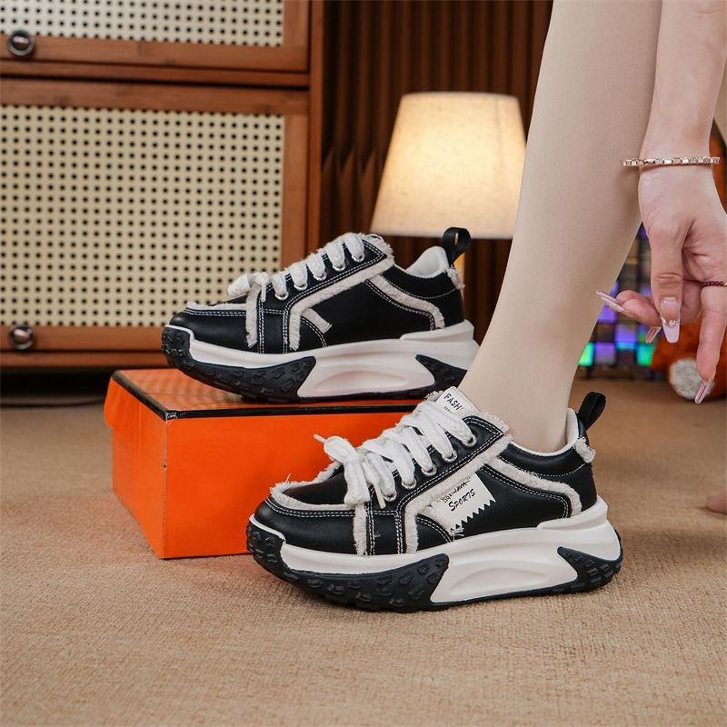 

Весенняя Новинка Женские Массивные Кроссовки на Толстой Подошве Увеличивающие Рост Спортивные Беговые Кроссовки с Дышащим Дизайном 40