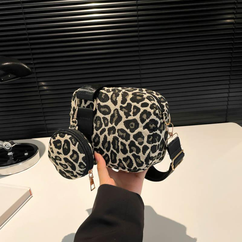 

Stylish Retro Black And Yellow Canvas Shoulder Bag For Women With Zipper Closure жовтий