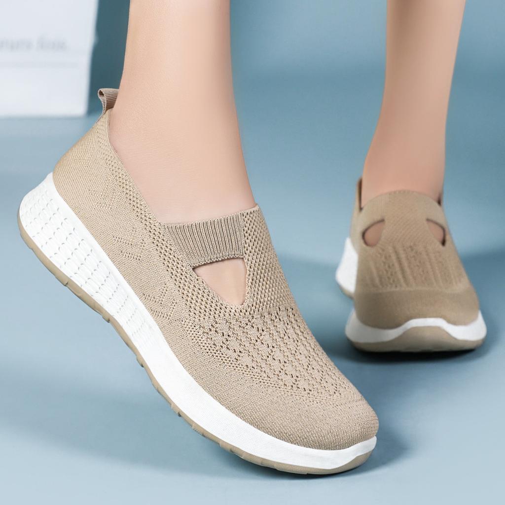 Women's Slip On Sneakers Lightweight Breathable Knit Casual Shoes Spring Walking Shoes Comfortable Lazy Shoes Easy Wear Fashion Footwear