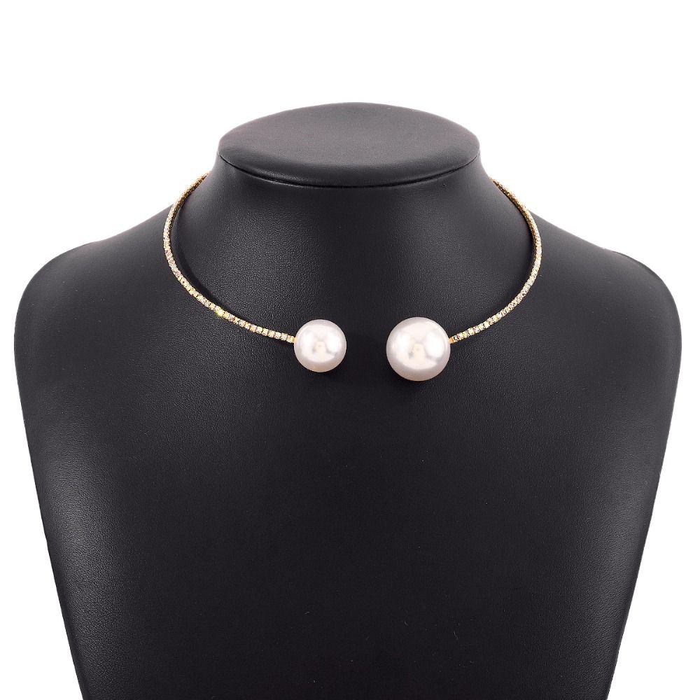 Vintage Korean Style Heart Collar Choker Rhinestone Girl Charm Large Pearls Necklace Fashion Simple Open Collar Necklace Ladies
