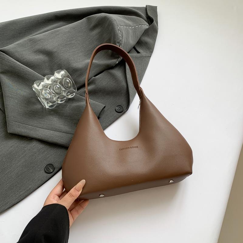 High Value Niche Design Versatile Commuter Retro Shoulder Baguette Armpit Bag Crescent Dumpling Women'S Bag Tide