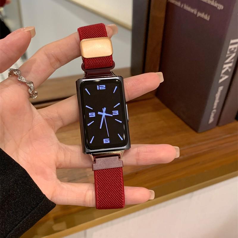 Compatible Strap for Huawei 11 Pro, GT654 Watch, Xiaomi 9, and Apple 11 with Magnetic Nylon Buckle