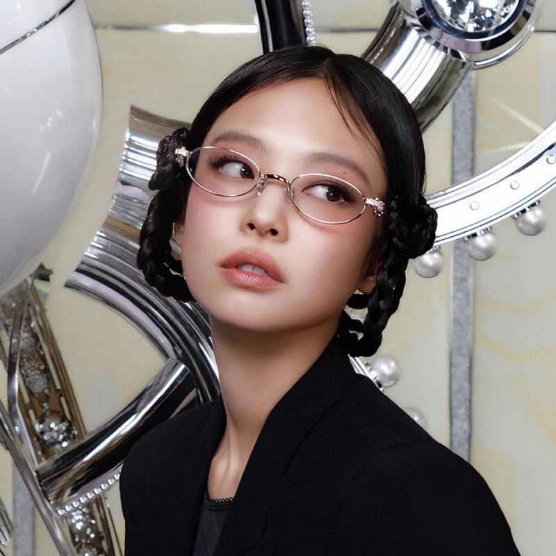 Hot-selling new anti-blue glasses ultra-light metal high-end sense diamond-encrusted jennie glasses frame women