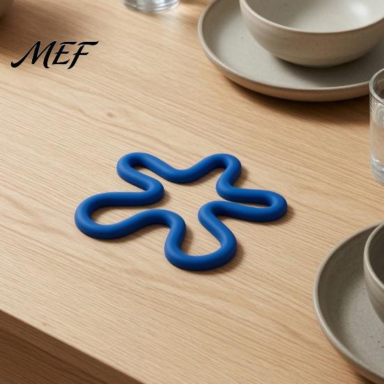 Durable Heat Resistant Mat Silicone Coaster, Irregular Flower Shape, Kitchen Countertop Protector, Non-slip Home Table Protection