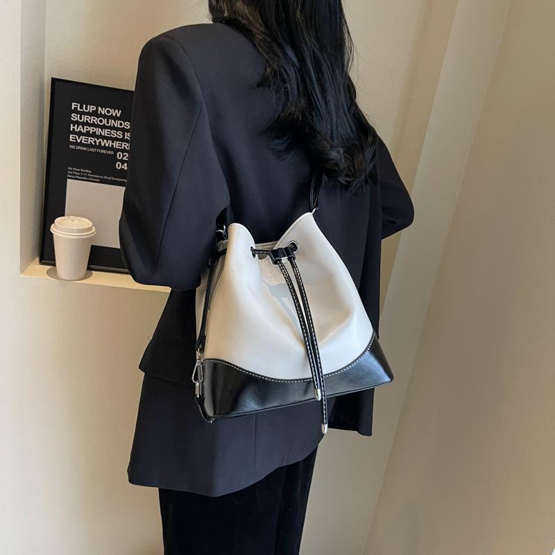 New bucket bag women's bag new fashion double shoulder high value women's bag shoulder bag drawstring texture backpack