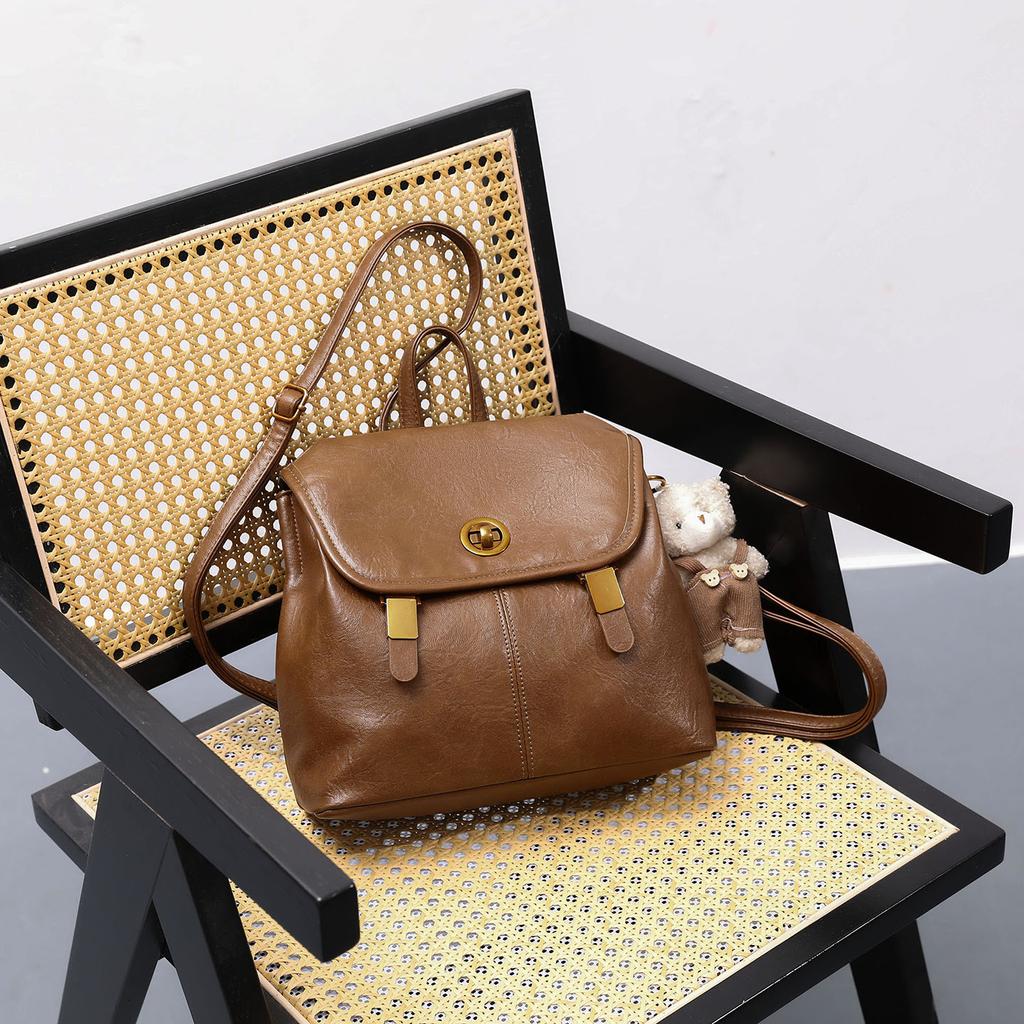 A Retro College-style Commuting Backpack with A Niche and High-end Feel, A Casual Hand-held Small Backpack