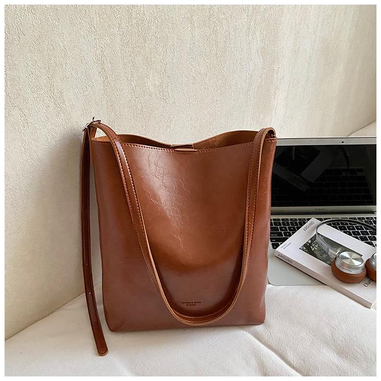 Large Capacity Bag Women's Winter New Solid Color One-shoulder Crossbody Bag Casual Commuter Bag Bucket Bag