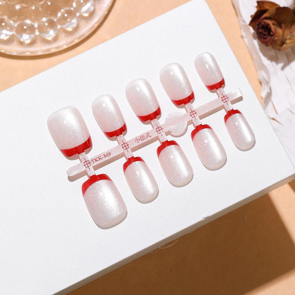 New Year Red & White Glitter Cat Eye Press-on Nails: Sweet, Gentle Style