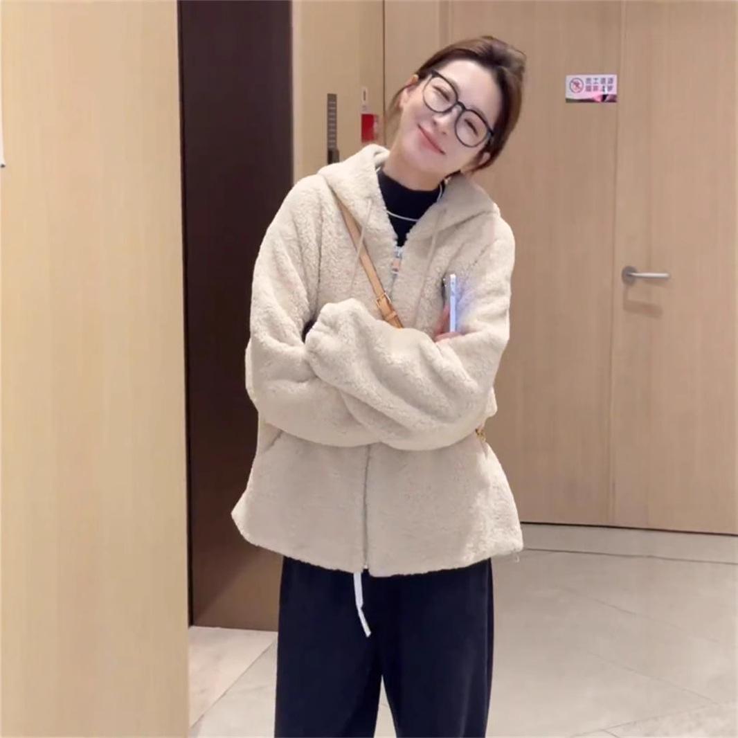 

Women s Hooded Lambswool Coat - 2024 Winter Fashion, Thick & Warm, Petite Age-Reducing Style M чорний